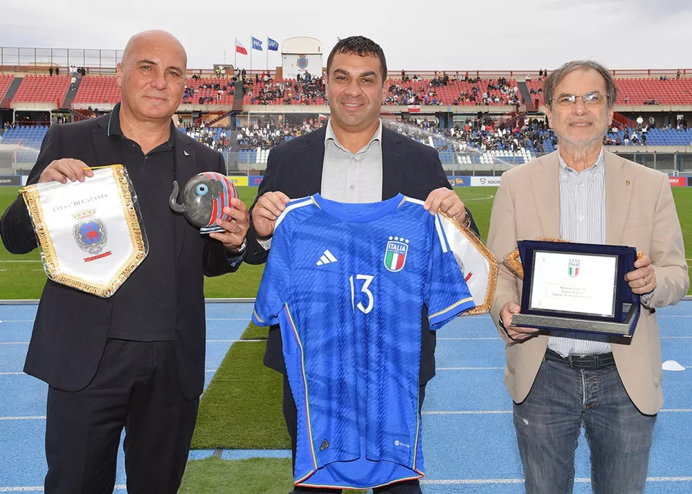 Ross Pelligra insieme a Giuseppe Martucci, responsabile del Club Italia e Enzo Falzone, presidente regionale del Coni Sicilia