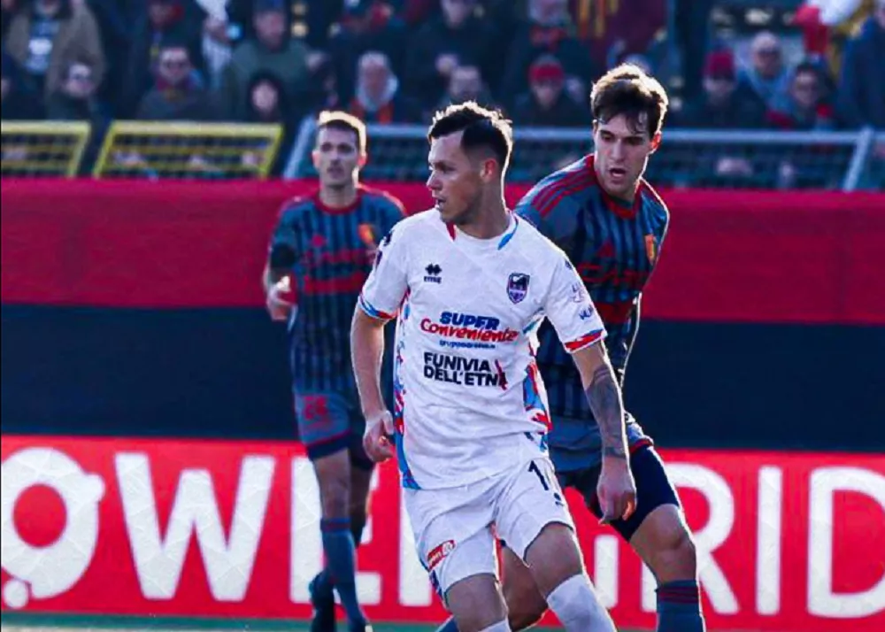 una fase di gioco del match tra potenza e catania finita 1-1