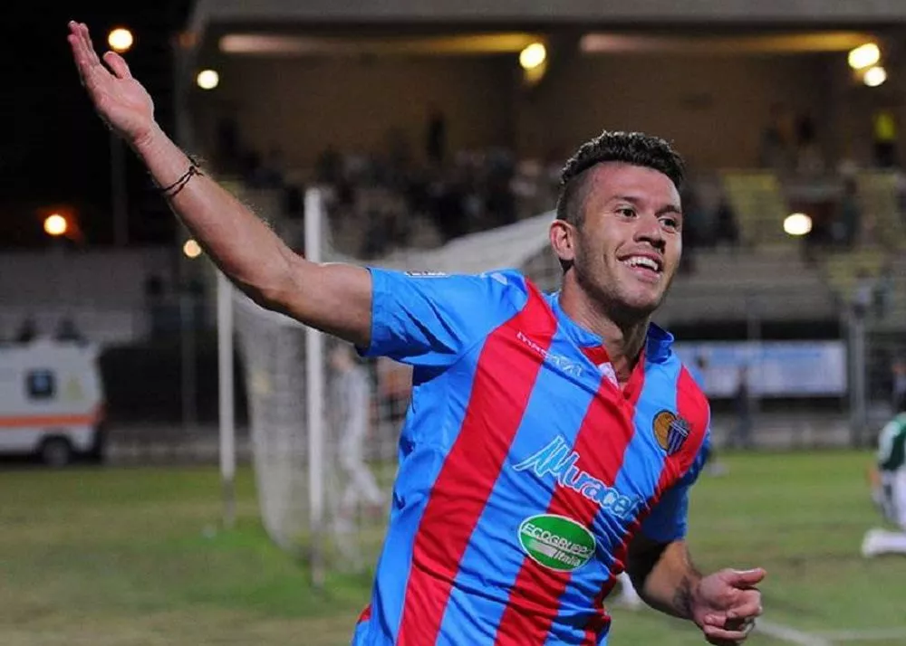 fabio scarsella in rete contro il monopoli nel campionato 2015/16