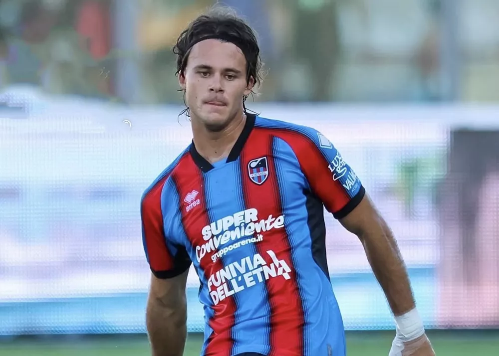 il difensore del catania simone pieraccini in campo