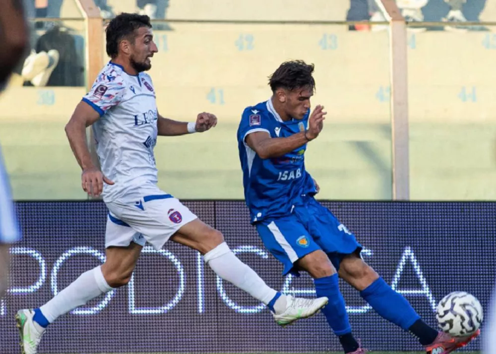 una fase di gioco del match siracusa-casarano 4-1 giocata in c