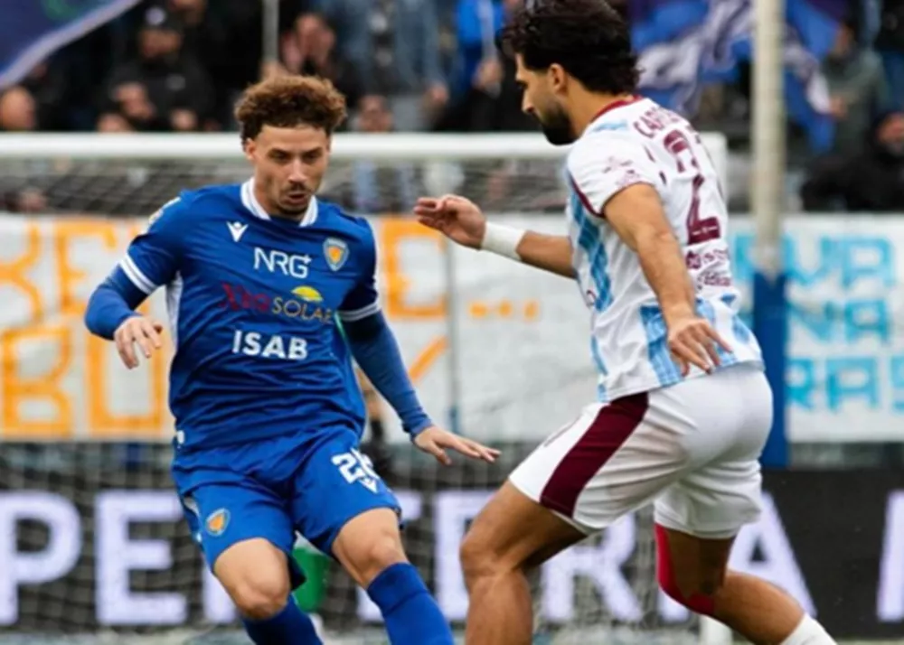 una fase di gioco di siracusa e salernitana terminata 3-1