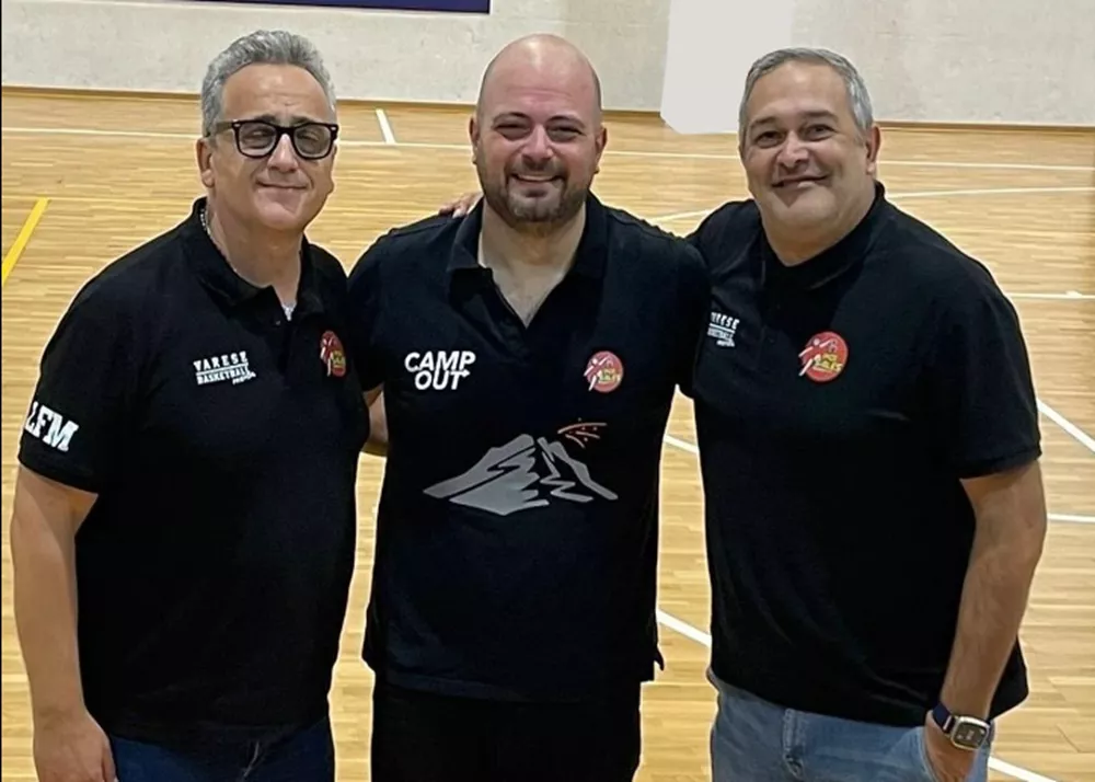 lo staff tecnico e dirigenziale della PGS Sales Basket Catania