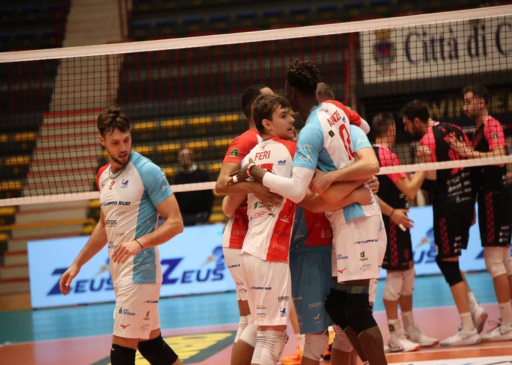 una fase di gioco del match tra sviluppo sud catania e virtus aversa