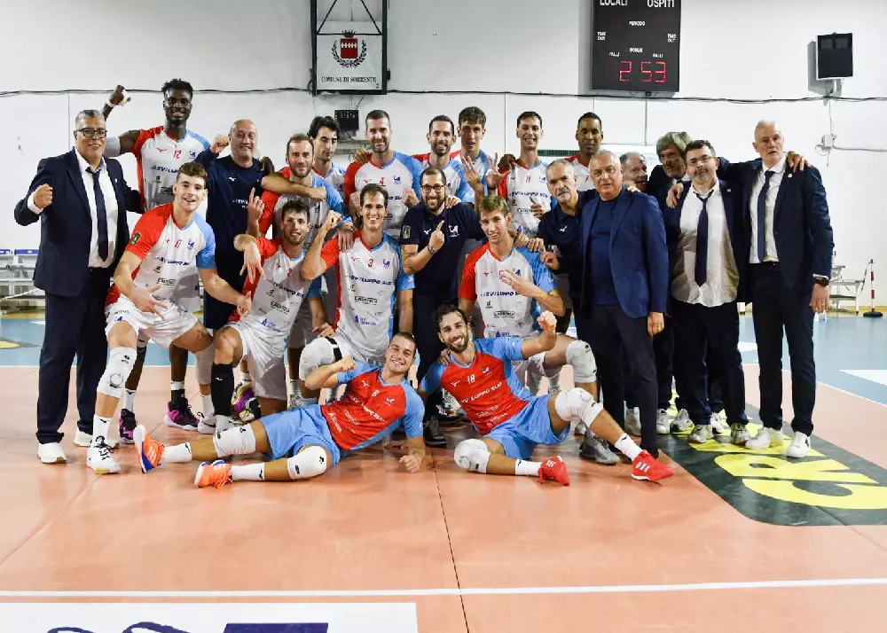 i ragazzi della sviluppo sud catania festeggiano dopo il successo a sorrento