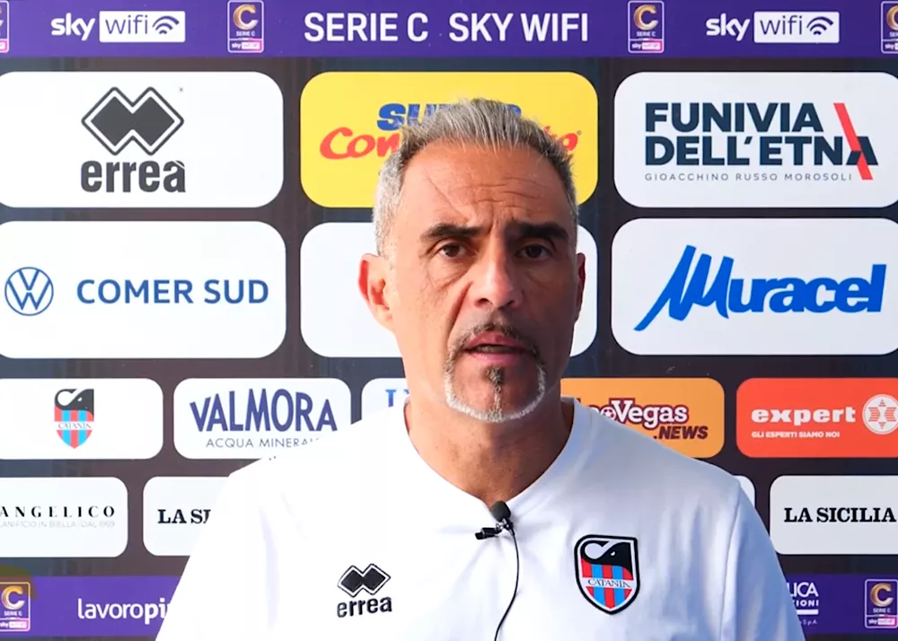 il tecnico del catania mimmo toscano in sala conferenza