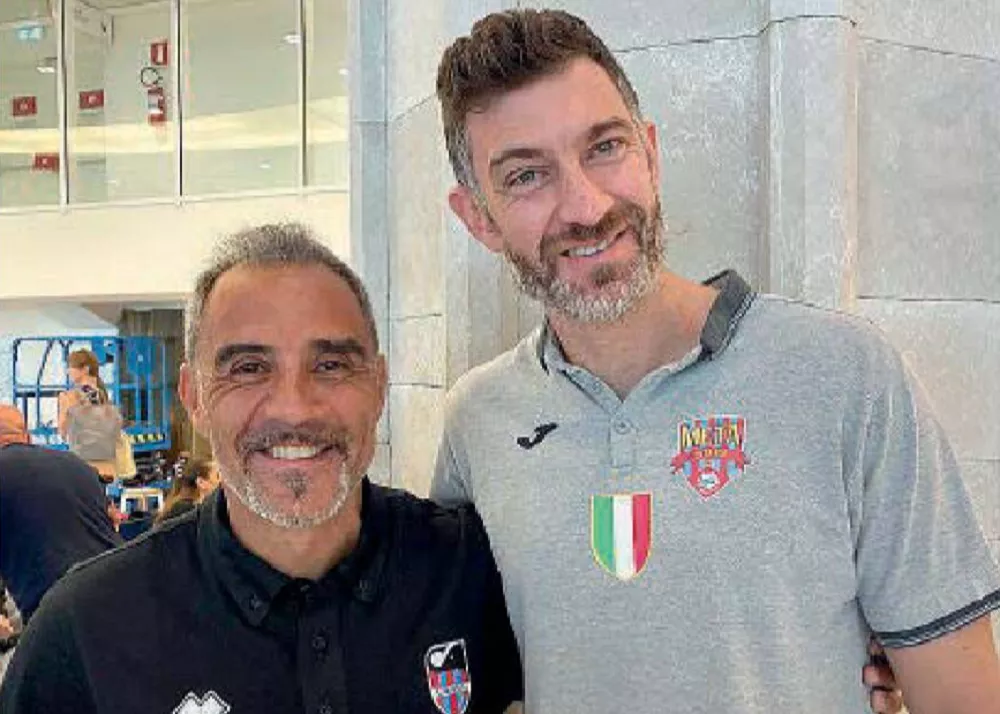 il tecnico del catania mimmo toscano e della meta catania juanra