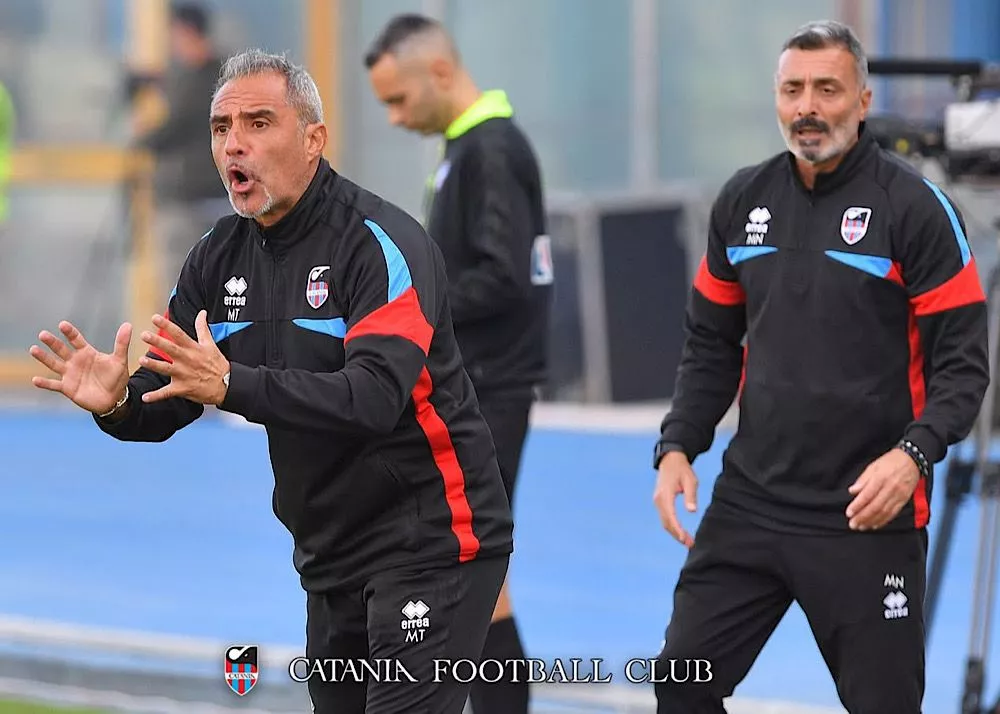 Toscano e Napoli sulla panchina del catania durante il match