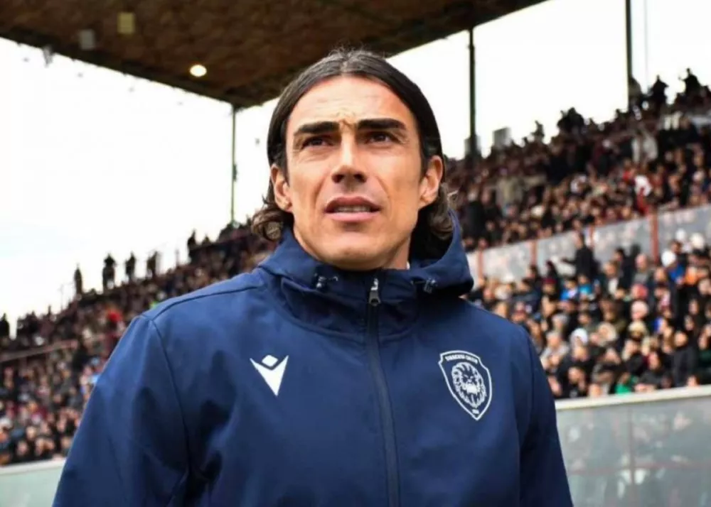 il tecnico del siracusa marco turati sul rettangolo di gioco