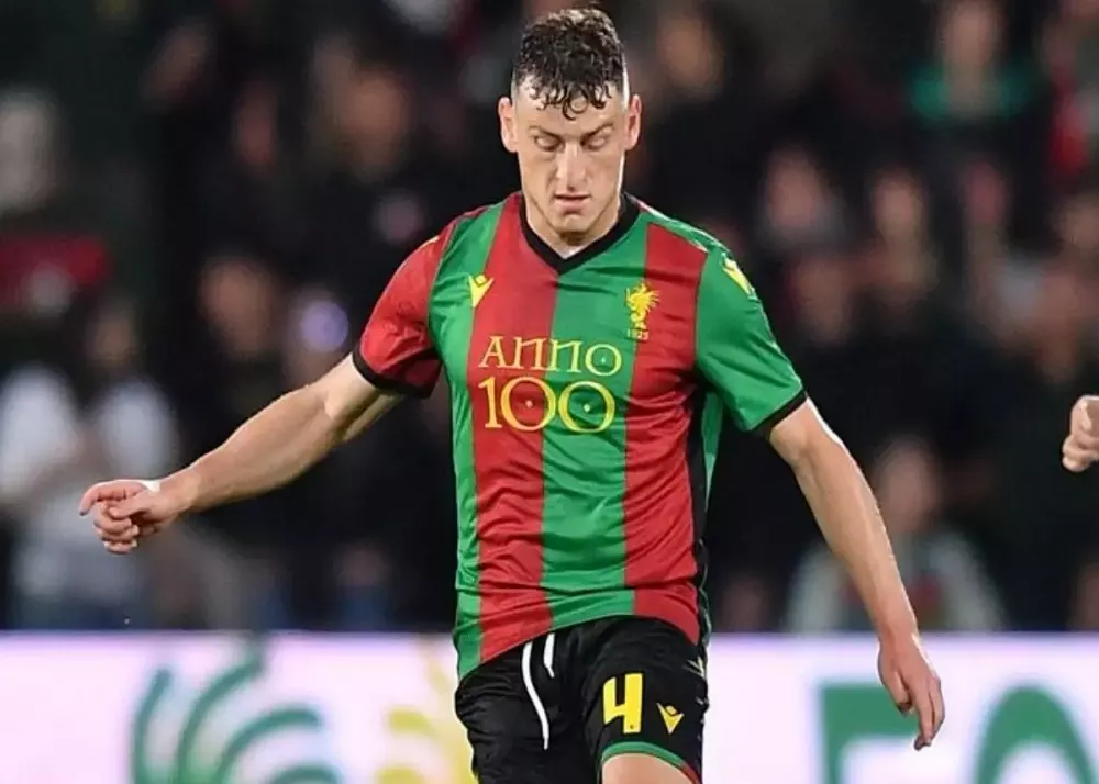 simone vallocchia centrocampista della ternana in serie c